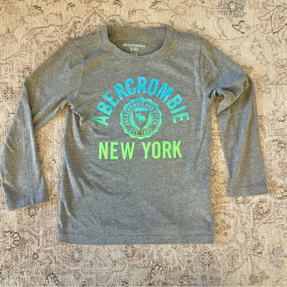 Abercrombie Kids //Gray Long Sleeve Shirt